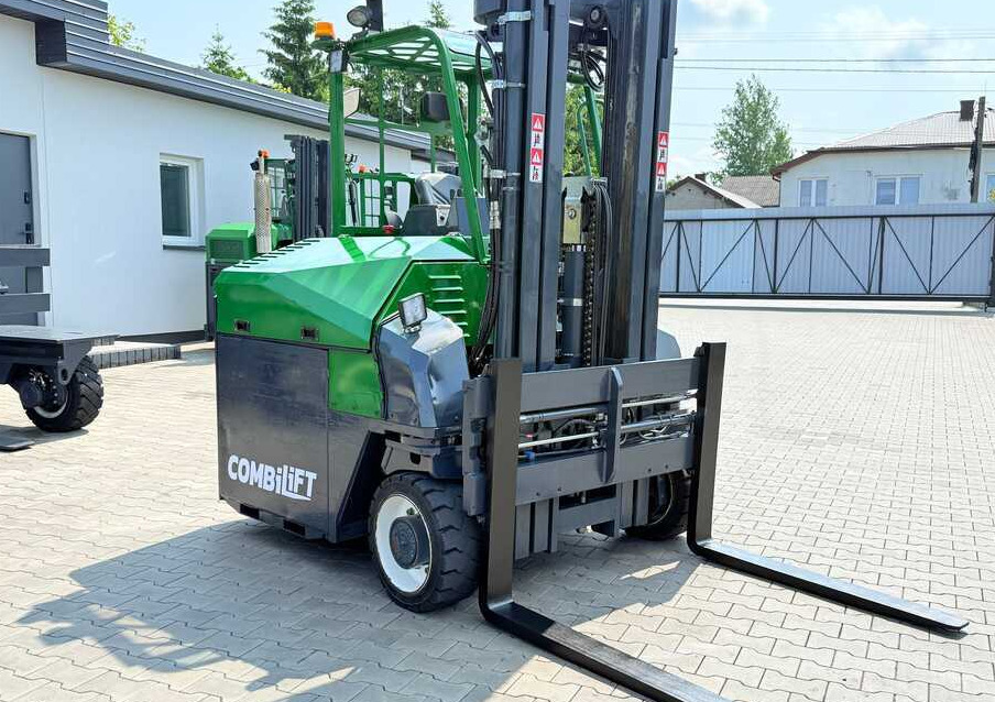Combilift CBE4000 / TRIPLEX / 5200 / FREE-LIFT - 4-way reach truck: picture 2 Combilift CBE4000 / TRIPLEX / 5200 / FREE-LIFT - 4-way reach truck: picture 2