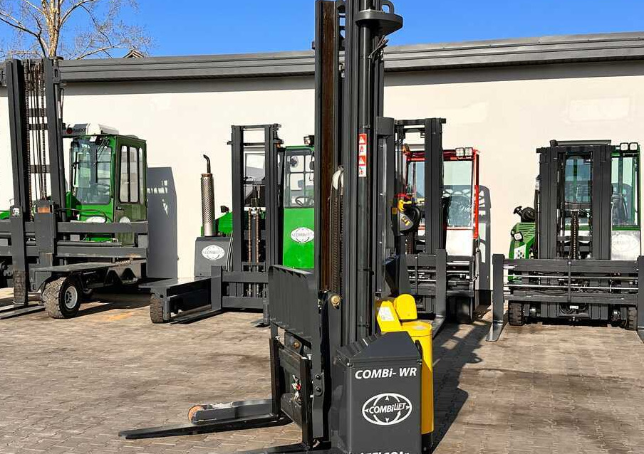 Combilift WR-4 / DUPLEX / 4.5M / 2017 / ONLY 30 HOURS / LIKE NEW / 1500KG - 4-way reach truck: picture 2 Combilift WR-4 / DUPLEX / 4.5M / 2017 / ONLY 30 HOURS / LIKE NEW / 1500KG - 4-way reach truck: picture 2