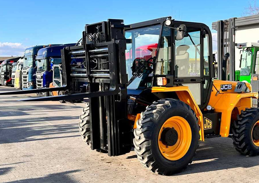 Rough terrain forklift JCB 940-2 T4 / DIESEL / TRIPLEX / POSITIONER / FORK SIDE SHIFT / 4T / NEW TIRES / LIKE NEW: picture 14