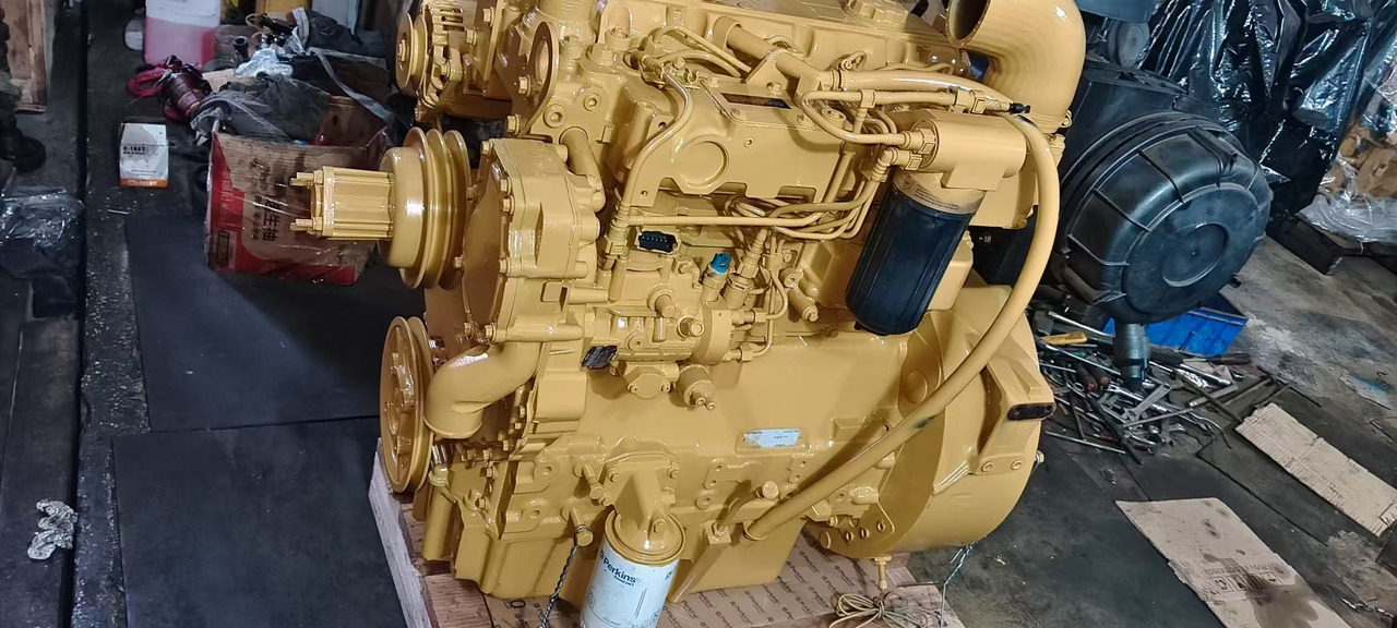 CATERPILLAR 3054C - Engine for Excavator: picture 1 CATERPILLAR 3054C - Engine for Excavator: picture 1
