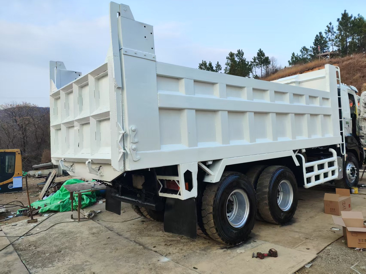 HINO HINO 700 - Tipper: picture 3 HINO HINO 700 - Tipper: picture 3