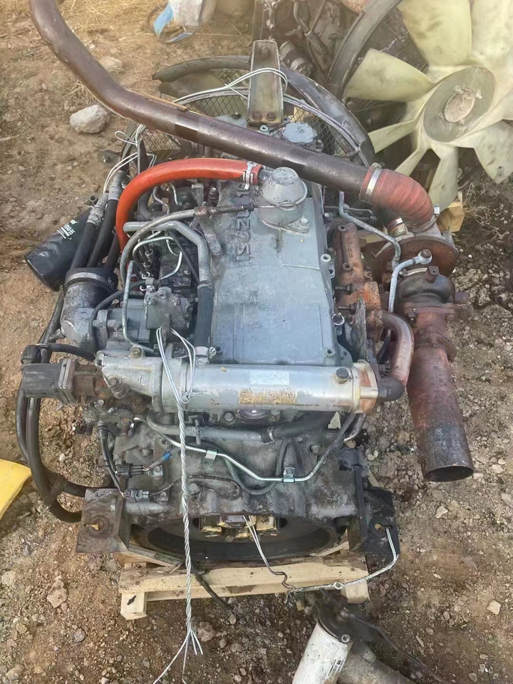 ISUZU 4HK1 - Engine for Excavator: picture 3 ISUZU 4HK1 - Engine for Excavator: picture 3
