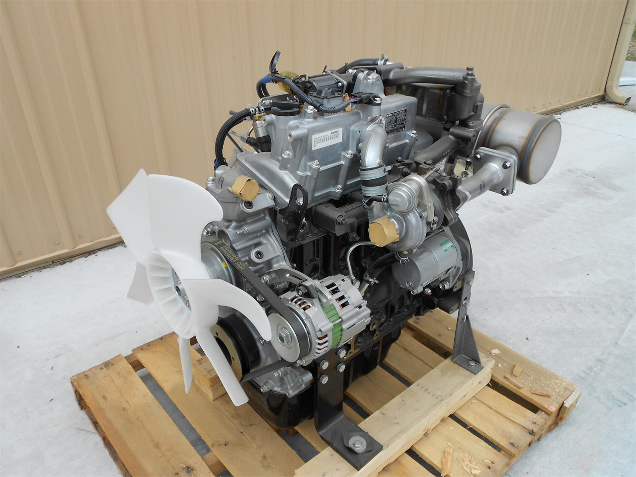 ISUZU 4LE2 - Engine for Excavator: picture 4 ISUZU 4LE2 - Engine for Excavator: picture 4