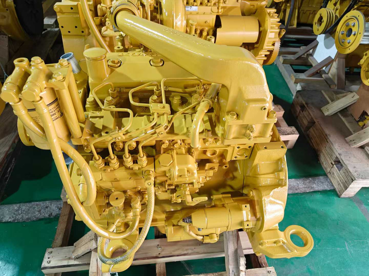 KOMATSU 4D95 - Engine for Excavator: picture 2 KOMATSU 4D95 - Engine for Excavator: picture 2