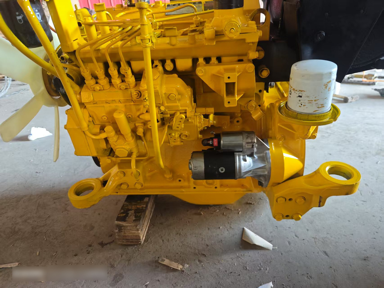 KOMATSU 4D95LE - Engine for Excavator: picture 2 KOMATSU 4D95LE - Engine for Excavator: picture 2