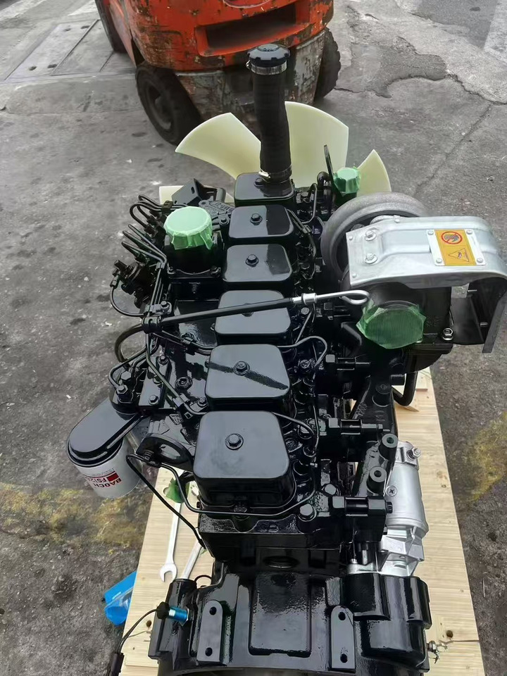 KOMATSU 6D102E - Engine for Excavator: picture 2 KOMATSU 6D102E - Engine for Excavator: picture 2