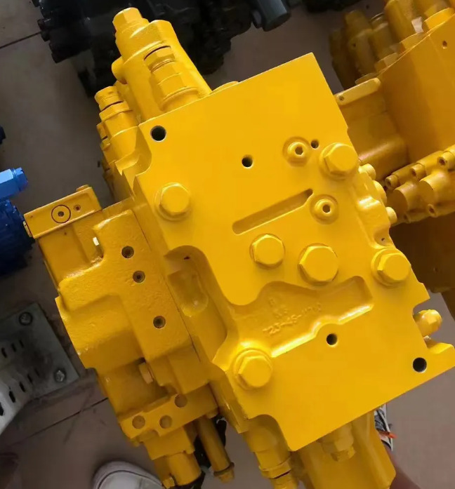 KOMATSU PC200-8 - Hydraulic valve for Excavator: picture 3 KOMATSU PC200-8 - Hydraulic valve for Excavator: picture 3