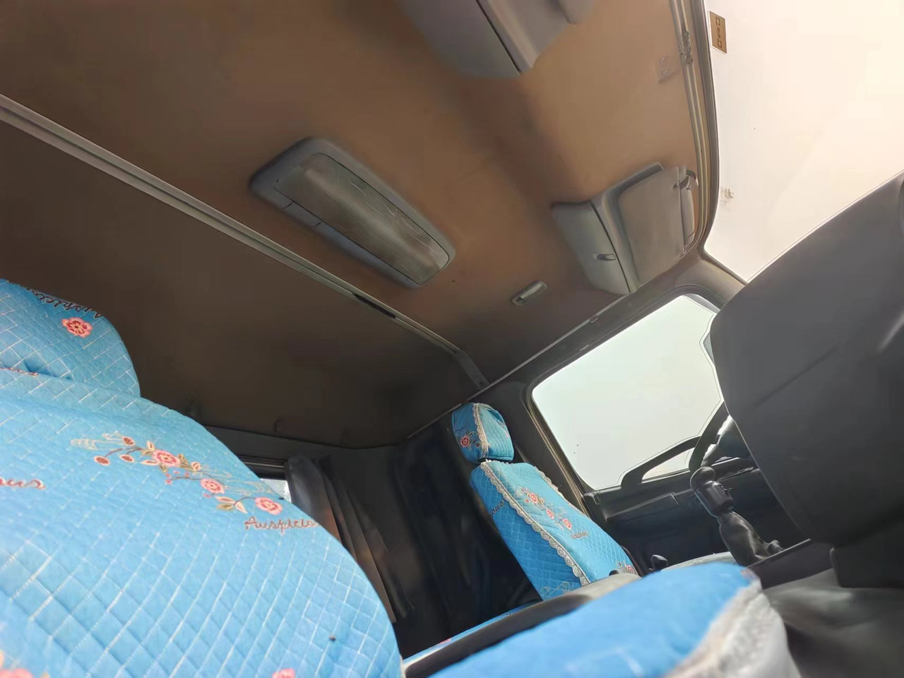 HINO HINO 700 - Tractor unit: picture 5 HINO HINO 700 - Tractor unit: picture 5