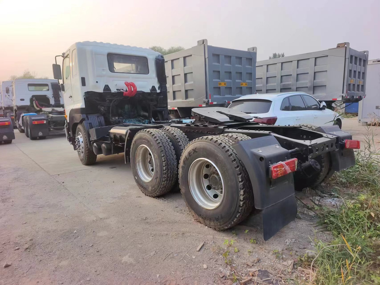 HINO HINO 700 - Tractor unit: picture 5 HINO HINO 700 - Tractor unit: picture 5