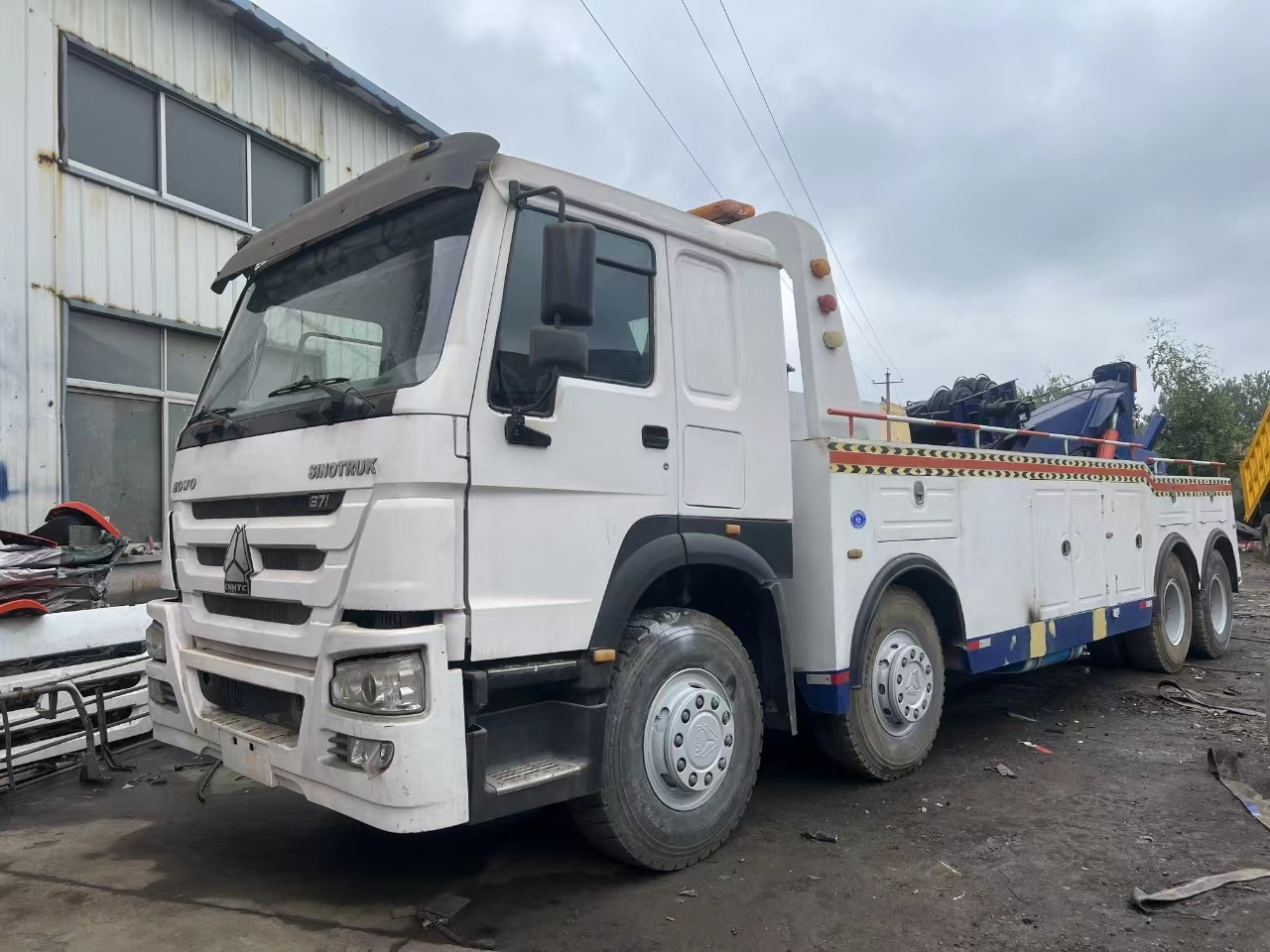 SINOTRUK - Truck: picture 2 SINOTRUK - Truck: picture 2