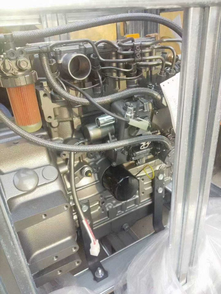 YANMAR 3TNV76 - Engine for Excavator: picture 1 YANMAR 3TNV76 - Engine for Excavator: picture 1