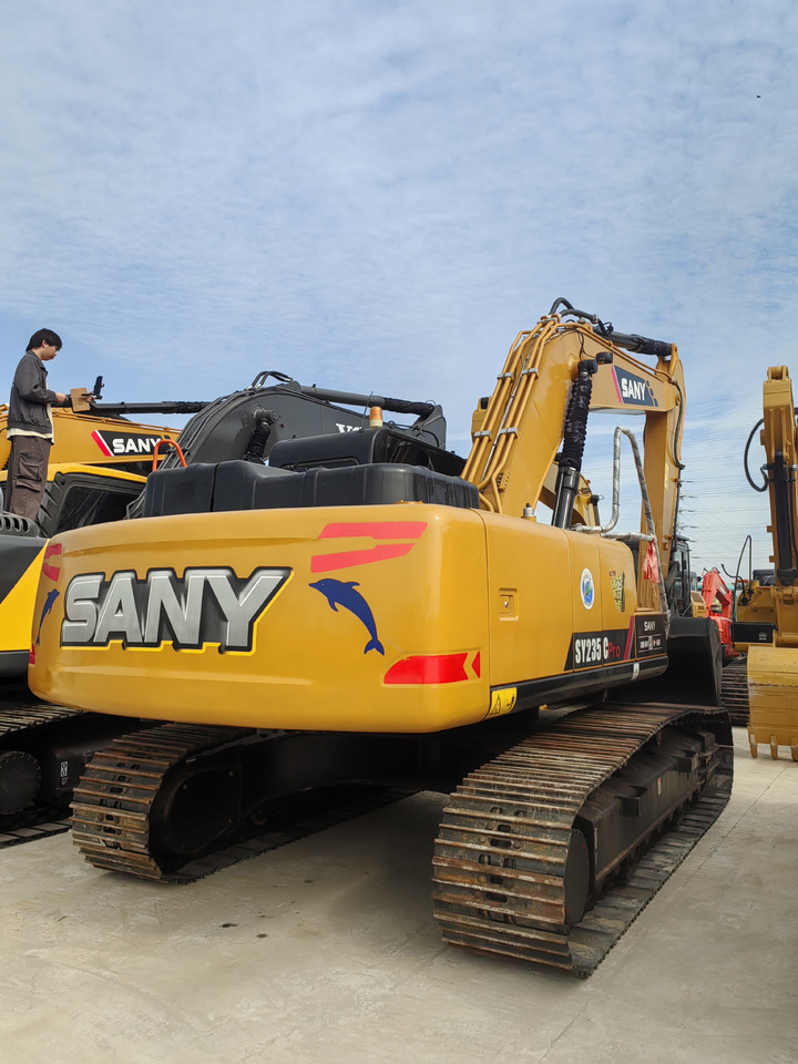 SANY used original high quality excavator SANY SY235C - Construction machinery: picture 1 SANY used original high quality excavator SANY SY235C - Construction machinery: picture 1