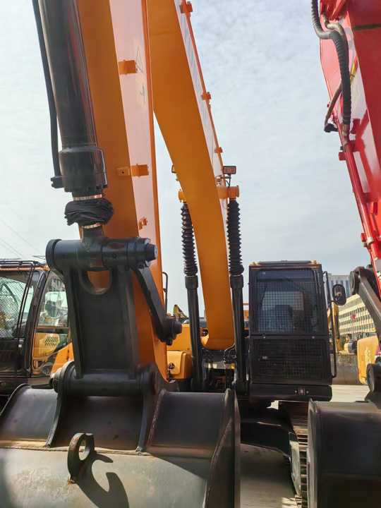 High Quality Used Hyundai 220lc-9s Excavators 22 Ton Hydraulic Crawler Used hyundai 210 220 215 305 Excavators for Sale - Excavator: picture 4 High Quality Used Hyundai 220lc-9s Excavators 22 Ton Hydraulic Crawler Used hyundai 210 220 215 305 Excavators for Sale - Excavator: picture 4