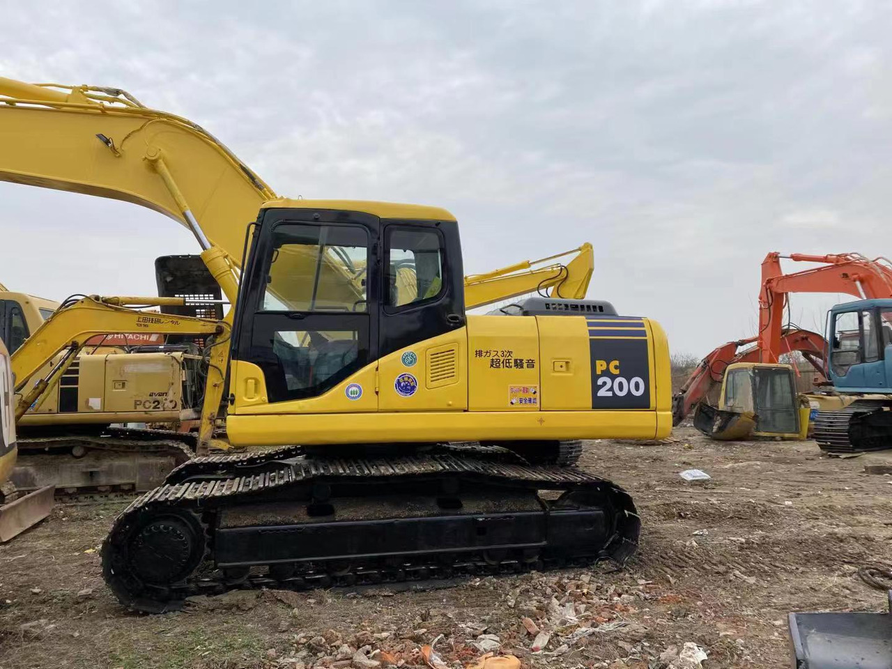 KOMATSU Used Excavator PC200-7 second-hand high quality - Crawler excavator: picture 4 KOMATSU Used Excavator PC200-7 second-hand high quality - Crawler excavator: picture 4