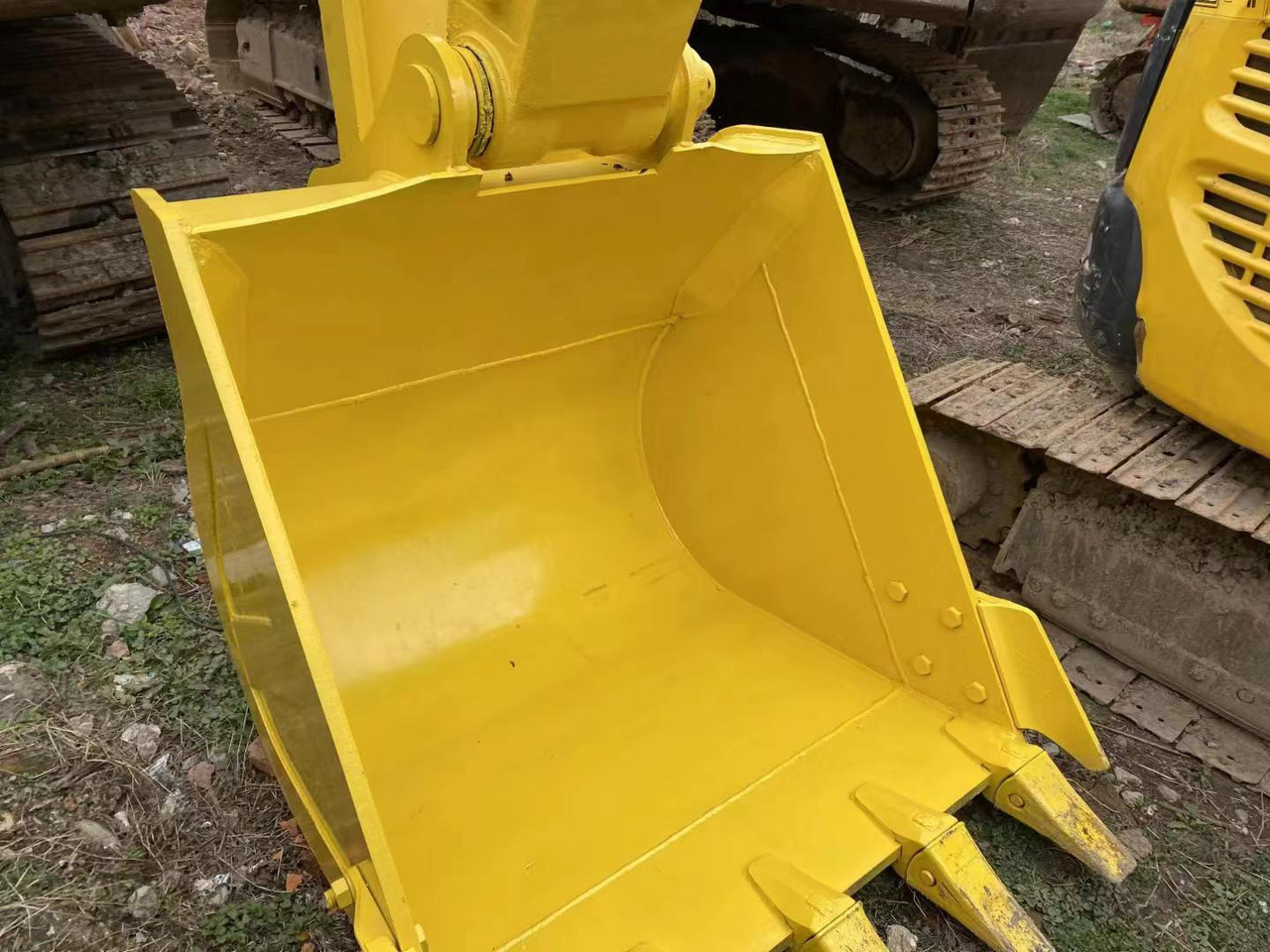 KOMATSU Used Excavator PC200-7 second-hand high quality - Crawler excavator: picture 2 KOMATSU Used Excavator PC200-7 second-hand high quality - Crawler excavator: picture 2