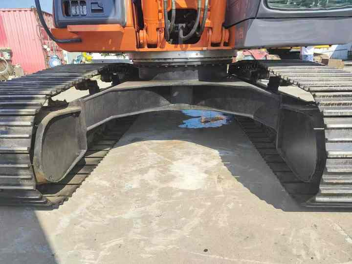 Original Japan Hitachi ZX200-5 Excavator Hitachi Excavator in Low Price for Hot Sale - Crawler excavator: picture 5 Original Japan Hitachi ZX200-5 Excavator Hitachi Excavator in Low Price for Hot Sale - Crawler excavator: picture 5