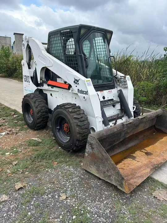 USED BOBCAT S300 Skid-steer Loader with Very Good Performance Is for Sale at a Low Price. S160/s185/s220/330 in Stock - Skid steer loader: picture 2 USED BOBCAT S300 Skid-steer Loader with Very Good Performance Is for Sale at a Low Price. S160/s185/s220/330 in Stock - Skid steer loader: picture 2