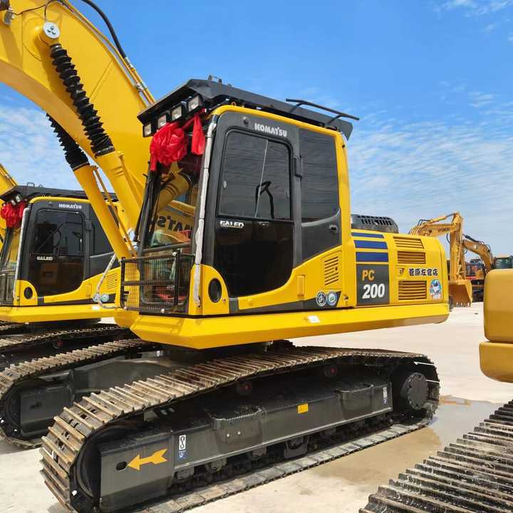 USED komatsu Pc200-8 Excavator with Good Condition for Sale - Excavator: picture 2 USED komatsu Pc200-8 Excavator with Good Condition for Sale - Excavator: picture 2
