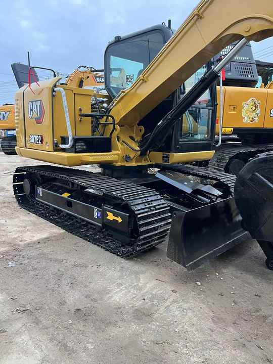 Used Caterpillar CAT 307E2 Crawler Mini Hydraulic Digger Second Hand Cat 307E2 Excavator - Mini excavator: picture 2 Used Caterpillar CAT 307E2 Crawler Mini Hydraulic Digger Second Hand Cat 307E2 Excavator - Mini excavator: picture 2