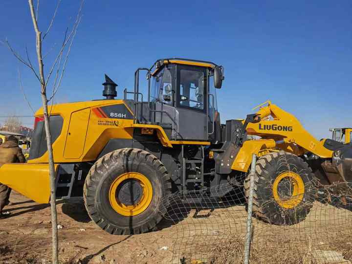 Used LIUGONG 856H wheel in Good Condition for sale 90%new uesd Loader liugong 856h Used Loader For Sale - Wheel loader: picture 4 Used LIUGONG 856H wheel in Good Condition for sale 90%new uesd Loader liugong 856h Used Loader For Sale - Wheel loader: picture 4