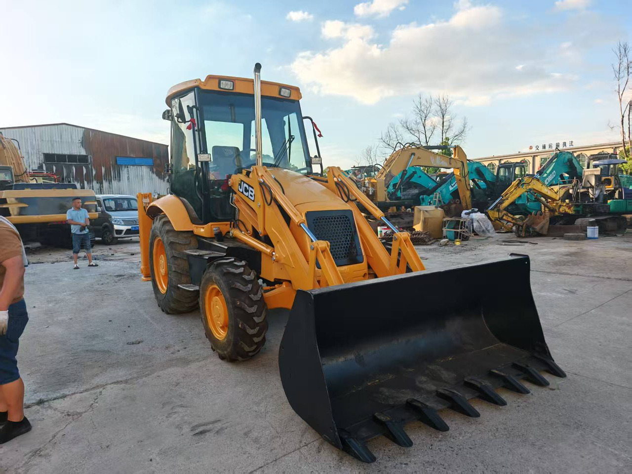 Used Second-hand Backhoe JCB 3CX - Backhoe loader: picture 1 Used Second-hand Backhoe JCB 3CX - Backhoe loader: picture 1