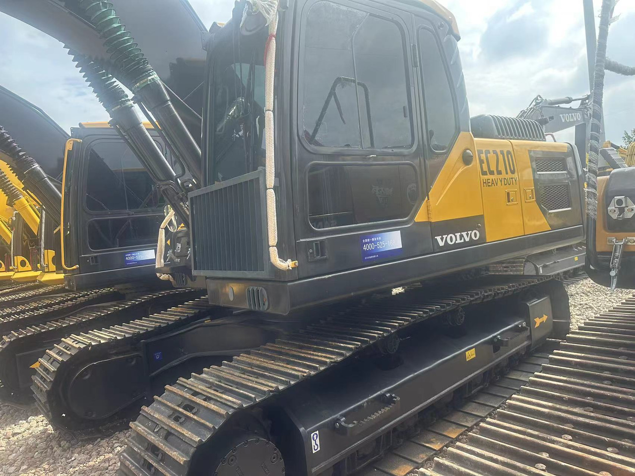 Used VOLVO EC210 Excavator Efficient Heavy Construction Equipment with Original Engine Second Hand Crawler Excavator - Excavator: picture 4 Used VOLVO EC210 Excavator Efficient Heavy Construction Equipment with Original Engine Second Hand Crawler Excavator - Excavator: picture 4