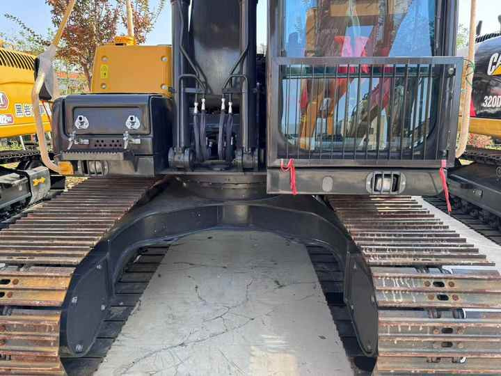 Used Volvo 14 Tonne Crawler Excavator Volvo Ec140 Excavator Good Condition Low Price Good Quality for Sale - Crawler excavator: picture 3 Used Volvo 14 Tonne Crawler Excavator Volvo Ec140 Excavator Good Condition Low Price Good Quality for Sale - Crawler excavator: picture 3