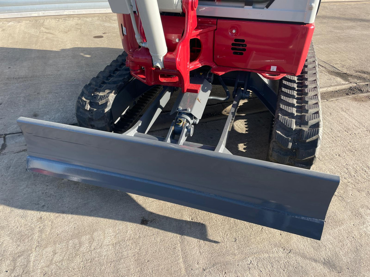 TAKEUCHI TB 325 R - Mini excavator: picture 4 TAKEUCHI TB 325 R - Mini excavator: picture 4