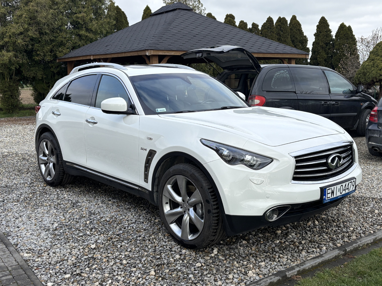 Infiniti QX70 FX30 Diesel V6 Euro6 - SUV: picture 3 Infiniti QX70 FX30 Diesel V6 Euro6 - SUV: picture 3