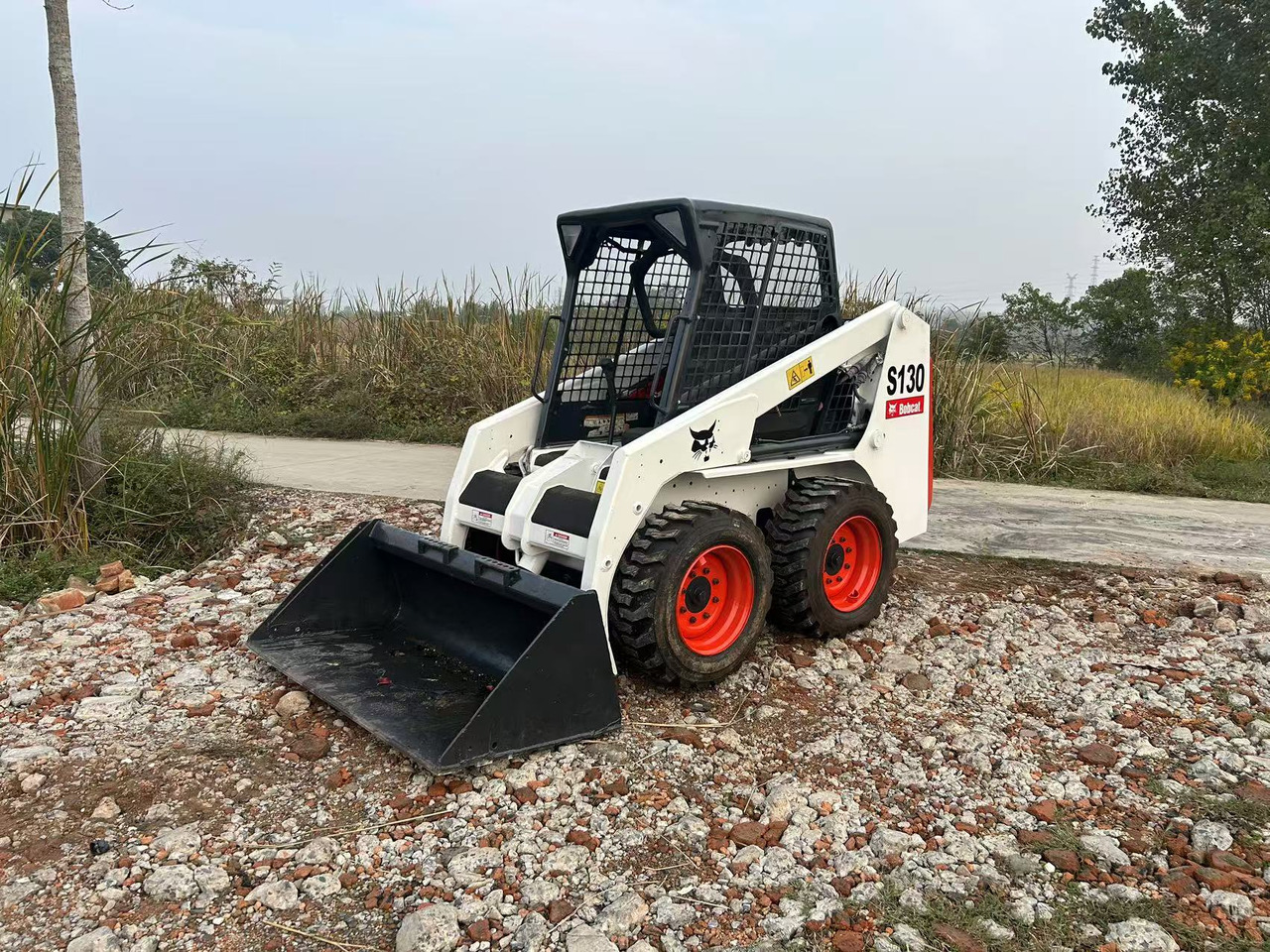 BOBCAT S130 - Skid steer loader: picture 2 BOBCAT S130 - Skid steer loader: picture 2