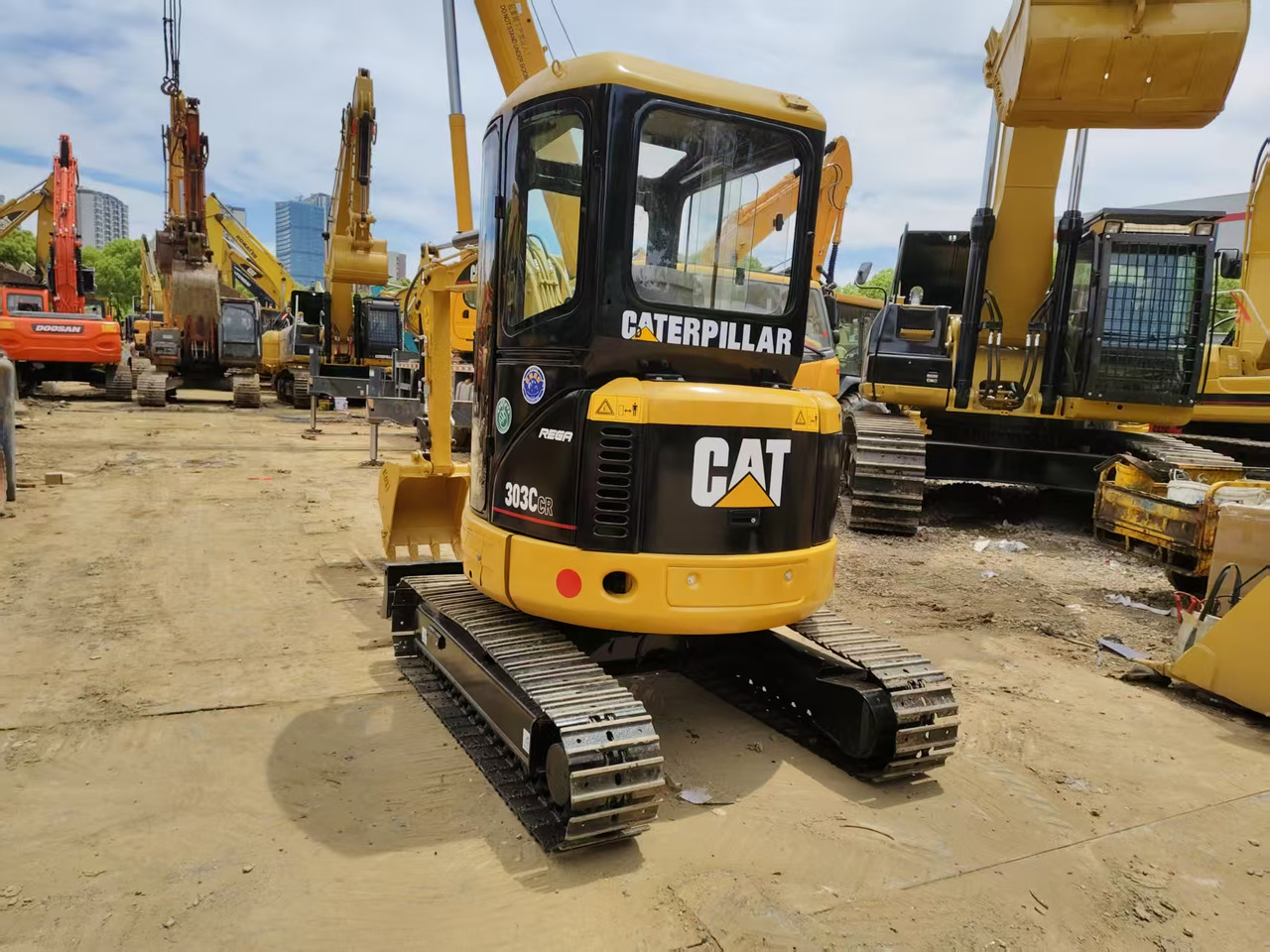 CATERPILLAR 303C - Mini excavator: picture 4 CATERPILLAR 303C - Mini excavator: picture 4