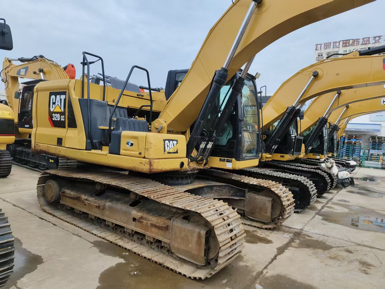 CATERPILLAR 320GC - Crawler excavator: picture 2 CATERPILLAR 320GC - Crawler excavator: picture 2