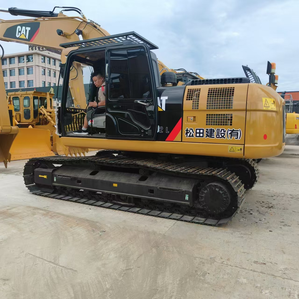 CATERPILLAR 323D - Crawler excavator: picture 2 CATERPILLAR 323D - Crawler excavator: picture 2