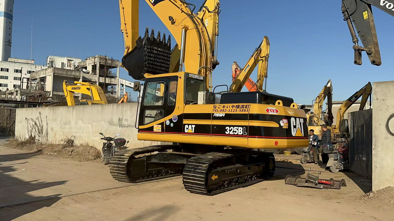 CATERPILLAR 325B - Crawler excavator: picture 2 CATERPILLAR 325B - Crawler excavator: picture 2