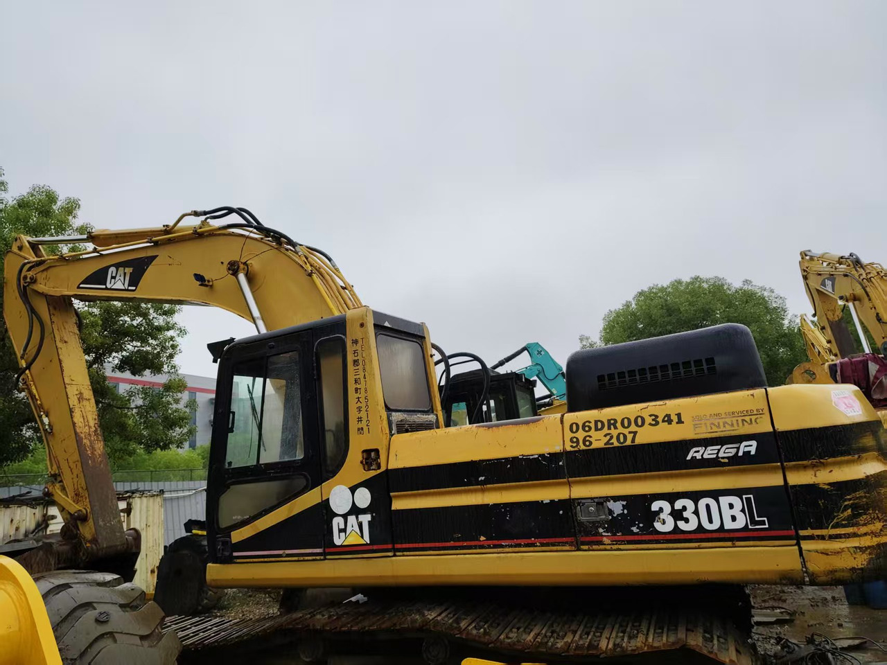 CATERPILLAR 330BL - Crawler excavator: picture 2 CATERPILLAR 330BL - Crawler excavator: picture 2