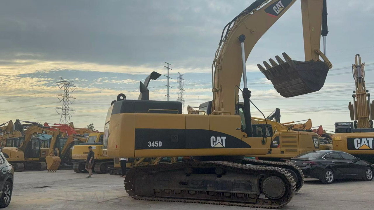 CATERPILLAR 345D - Crawler excavator: picture 1 CATERPILLAR 345D - Crawler excavator: picture 1