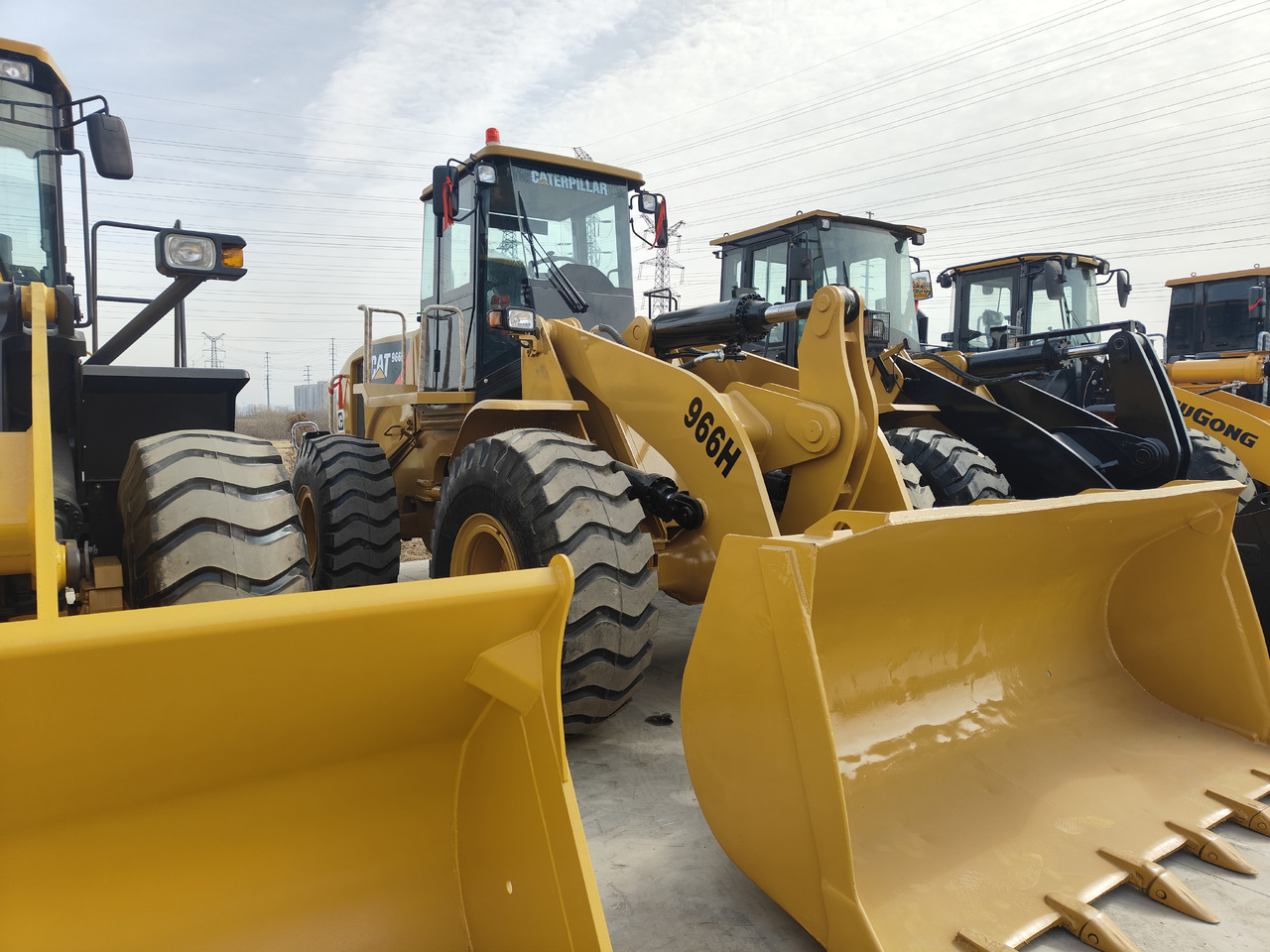 CATERPILLAR 966H - Wheel loader: picture 4 CATERPILLAR 966H - Wheel loader: picture 4