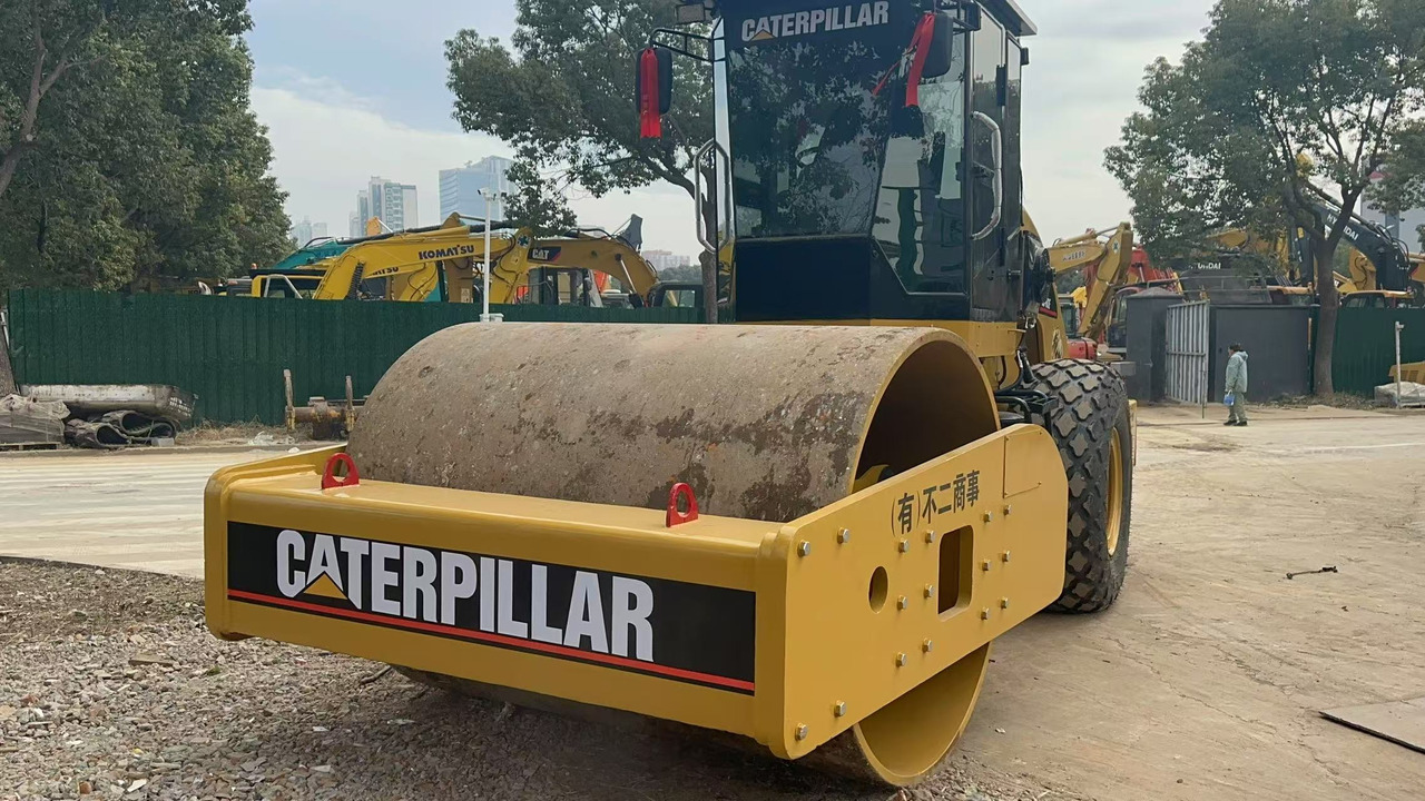 CATERPILLAR CS683E - Road roller: picture 1 CATERPILLAR CS683E - Road roller: picture 1