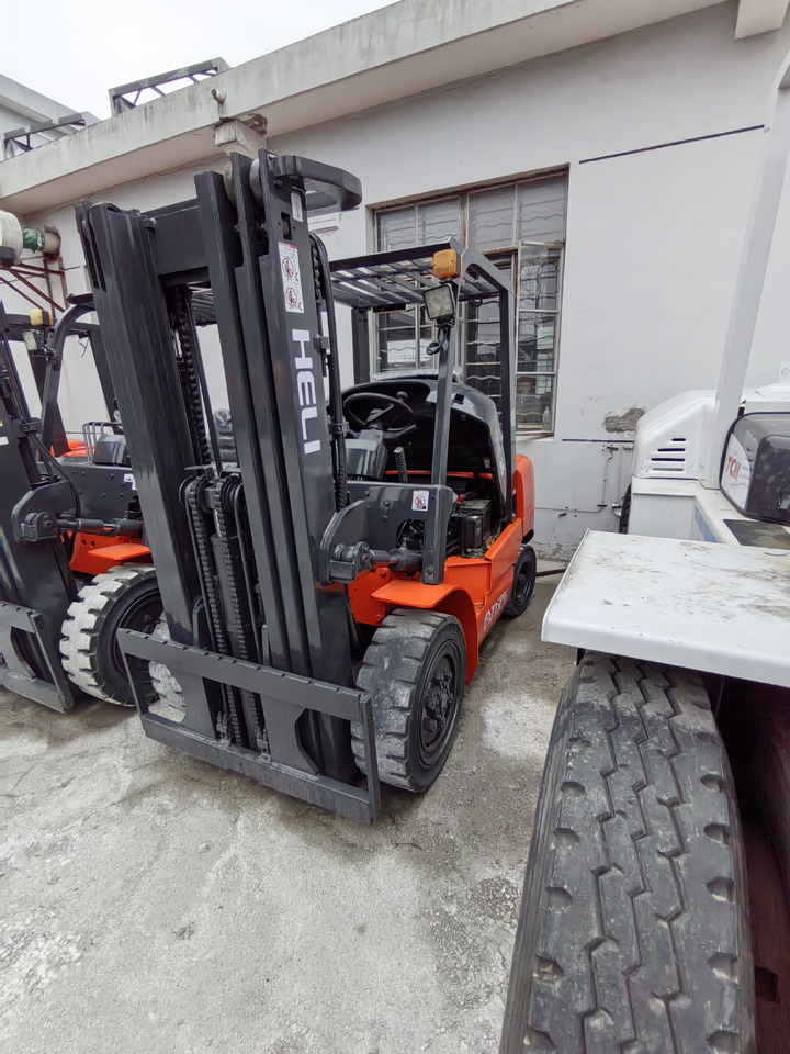HELI 35 - Diesel forklift: picture 4 HELI 35 - Diesel forklift: picture 4