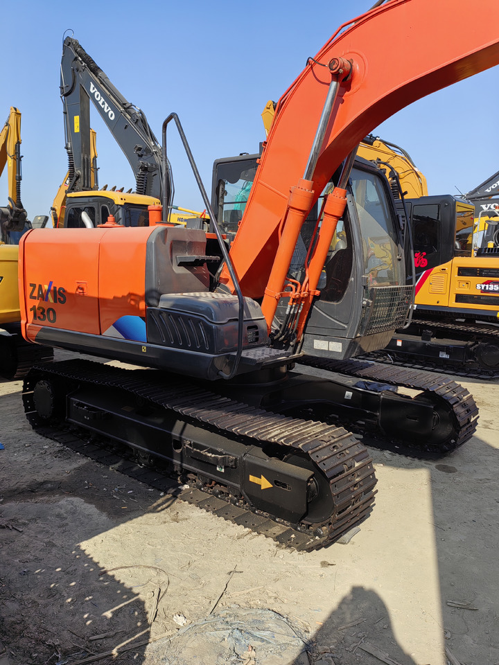 HITACHI ZX130 - Crawler excavator: picture 1 HITACHI ZX130 - Crawler excavator: picture 1