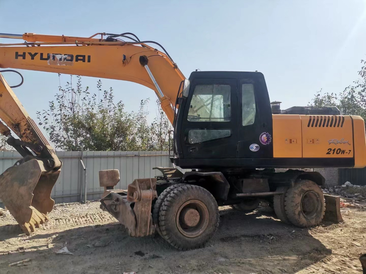 HYUNDAI R210W-7 - Wheel excavator: picture 2 HYUNDAI R210W-7 - Wheel excavator: picture 2