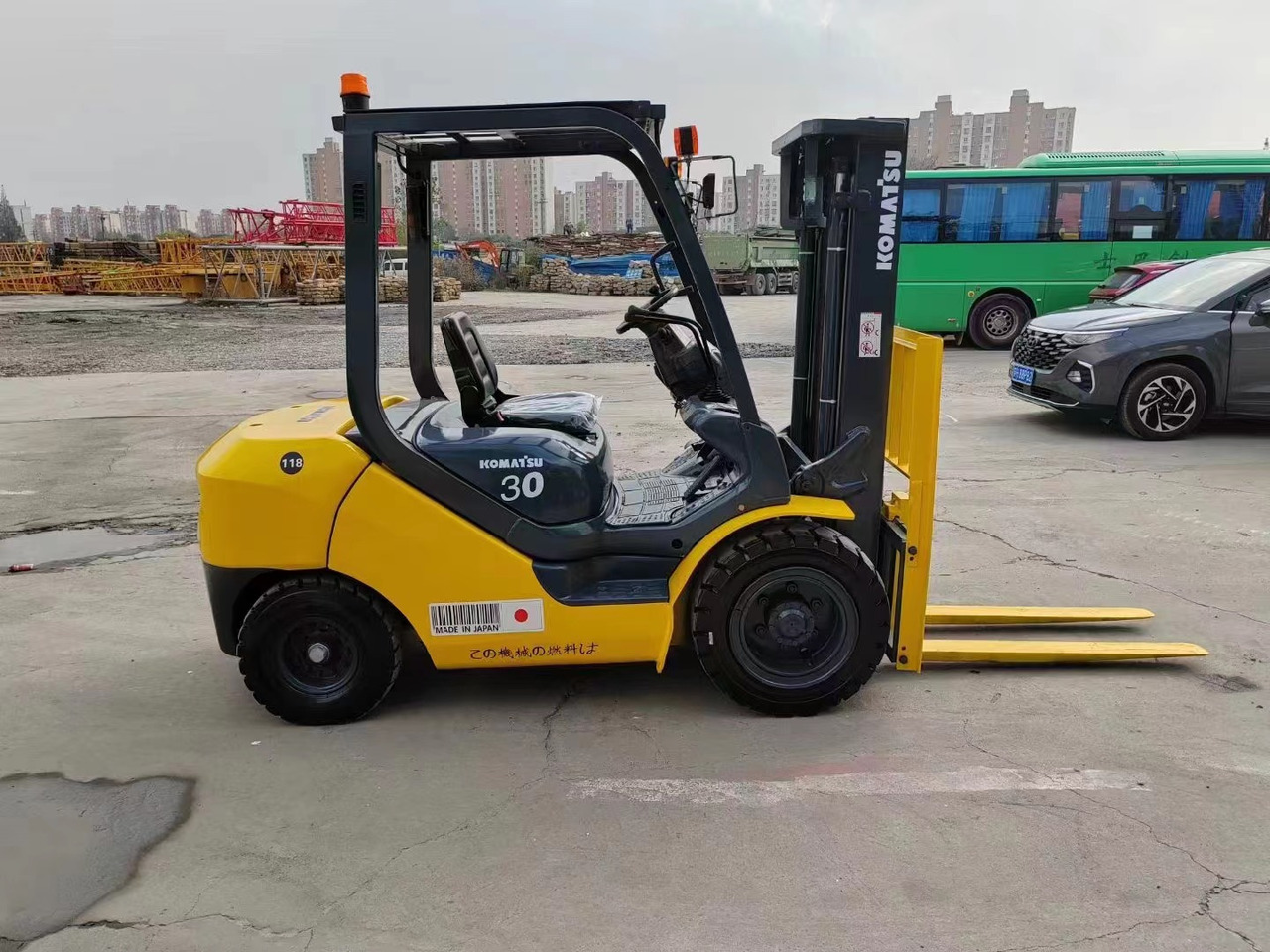 KOMATSU 3-ton - Diesel forklift: picture 1 KOMATSU 3-ton - Diesel forklift: picture 1