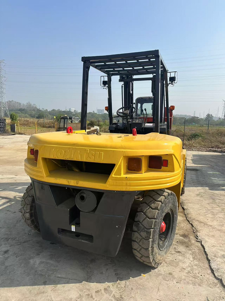 KOMATSU 7-ton - Diesel forklift: picture 3 KOMATSU 7-ton - Diesel forklift: picture 3