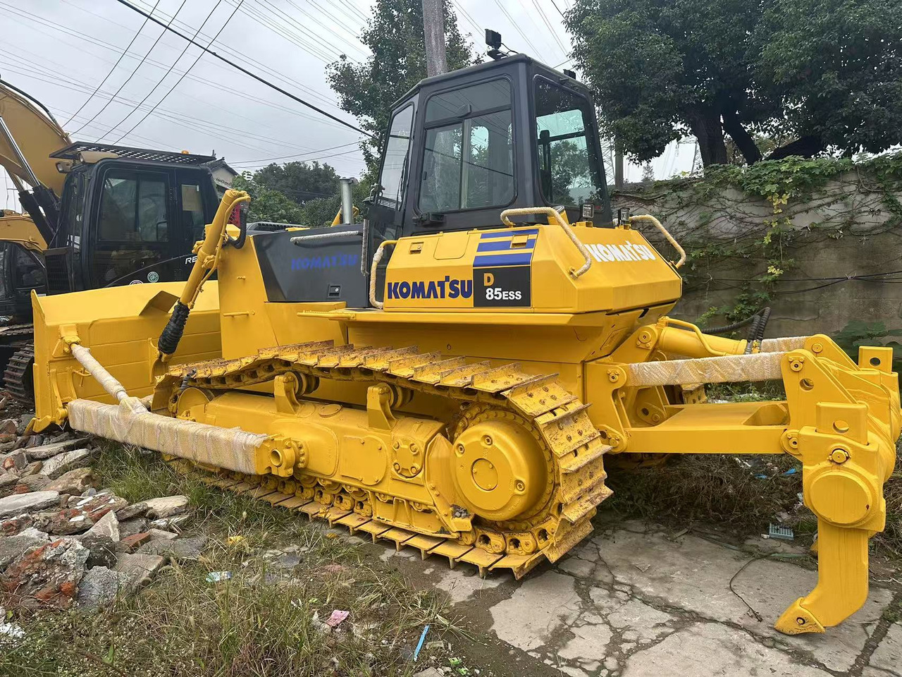 KOMATSU D85ESS - Bulldozer: picture 1 KOMATSU D85ESS - Bulldozer: picture 1