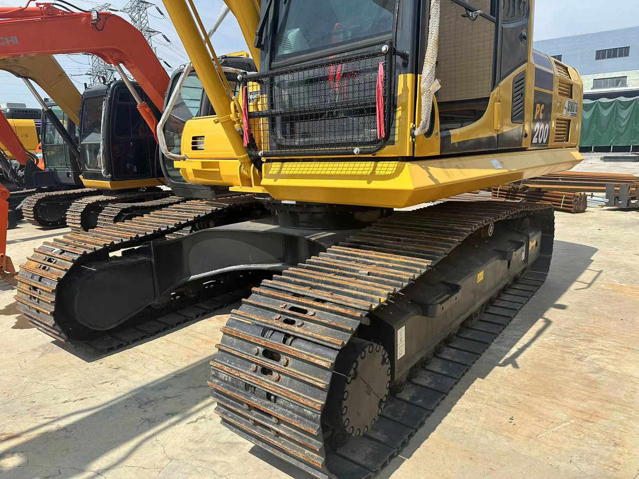 KOMATSU PC200-8N1 - Crawler excavator: picture 3 KOMATSU PC200-8N1 - Crawler excavator: picture 3