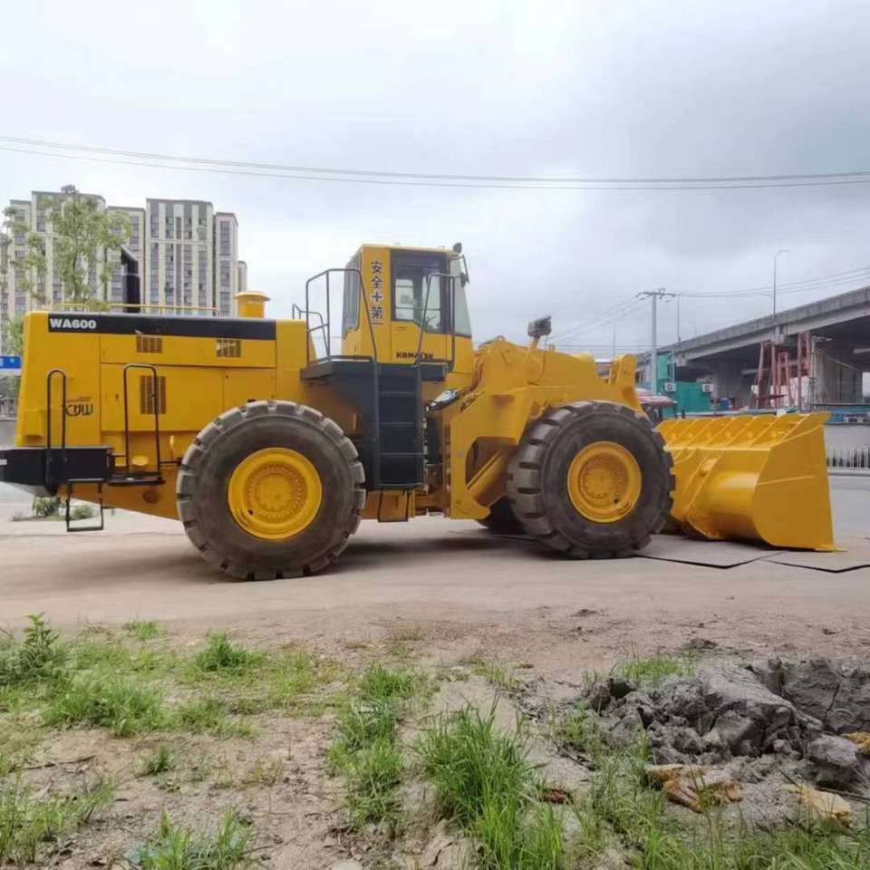KOMATSU WA600-3 - Wheel loader: picture 4 KOMATSU WA600-3 - Wheel loader: picture 4
