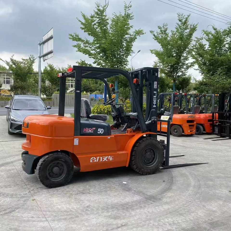 TOYOTA 50 - Diesel forklift: picture 1 TOYOTA 50 - Diesel forklift: picture 1