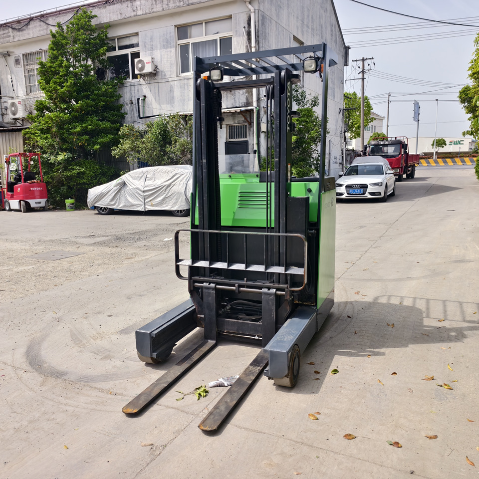 TOYOTA 7FBR15 - Electric forklift: picture 3 TOYOTA 7FBR15 - Electric forklift: picture 3