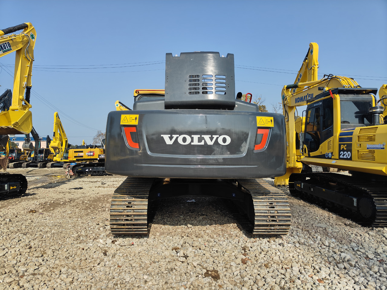 VOLVO EC240 - Crawler excavator: picture 5 VOLVO EC240 - Crawler excavator: picture 5