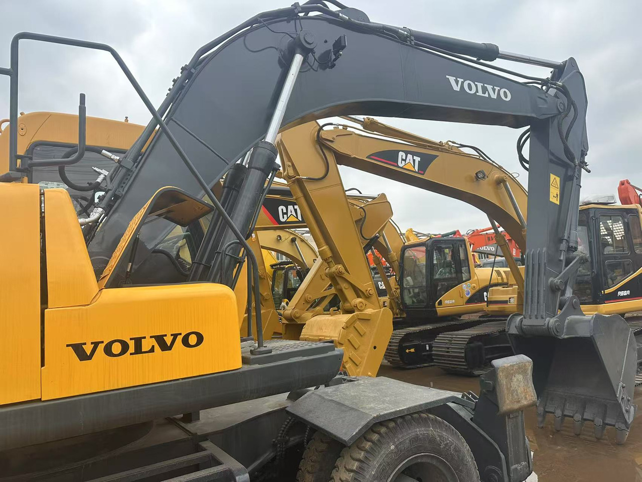 VOLVO EW170BLC - Wheel excavator: picture 2 VOLVO EW170BLC - Wheel excavator: picture 2